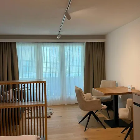 Centrally Located Familie Fiorentin アパート